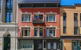 Le Gentleman // Downtown Spacious Condo
